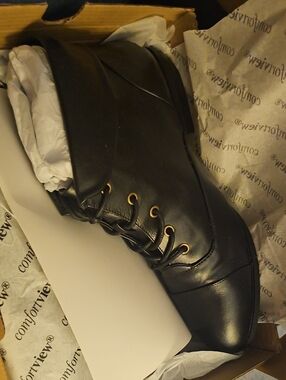Womens Black Leather Lace-Up Boots Size US 13W